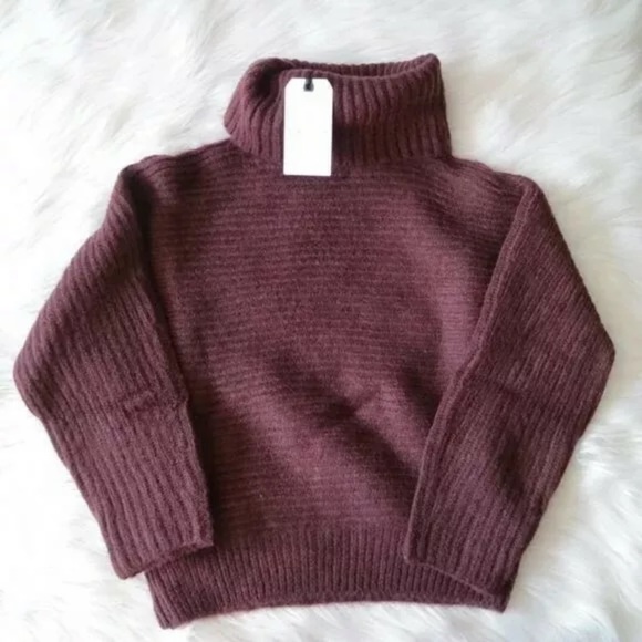 *NEW* NORDSTORM LEITH DOLMAN TURTLENECK SWEATER IN BURGUNDY VINE - Picture 2 of 3